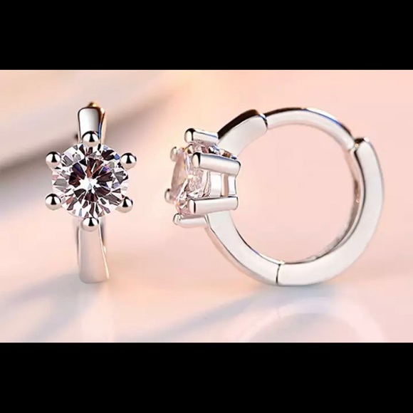 Sterling silver huggie earrings - Picture 8 of 8